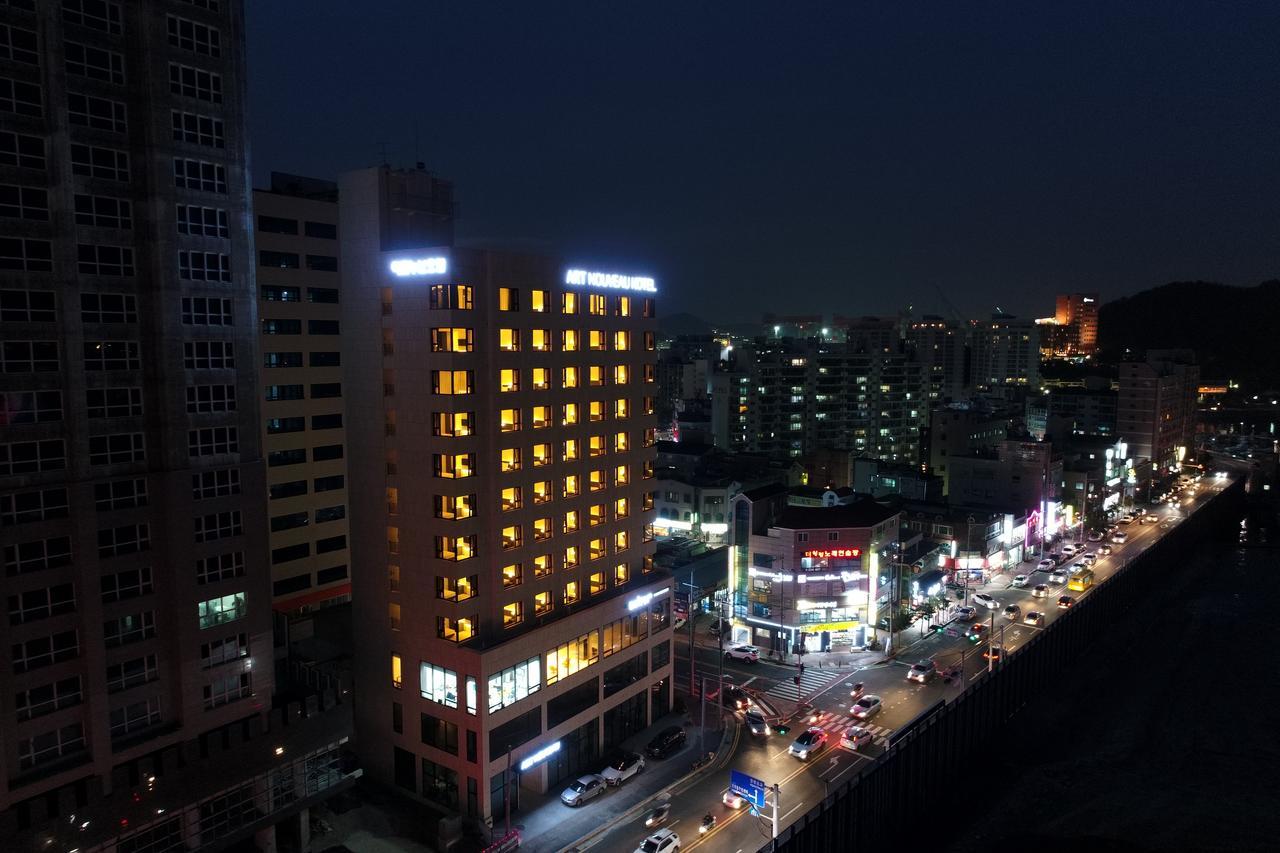 Geoje Artnouveau Suite Hotel Exterior foto