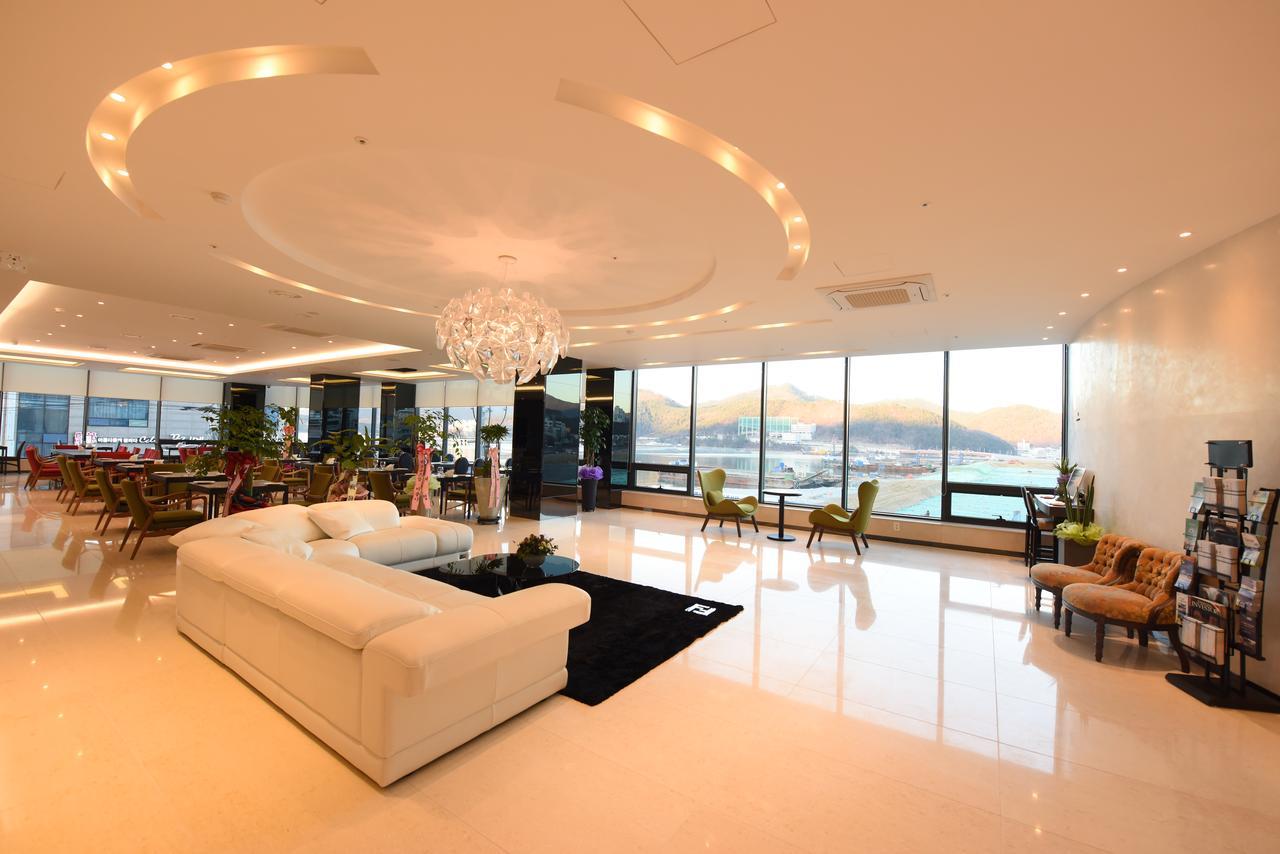 Geoje Artnouveau Suite Hotel Exterior foto